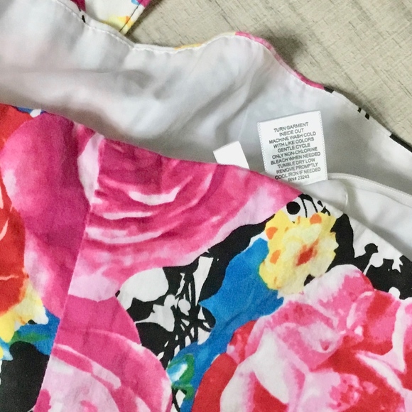 New York & Company peplum floral top - Picture 7 of 7